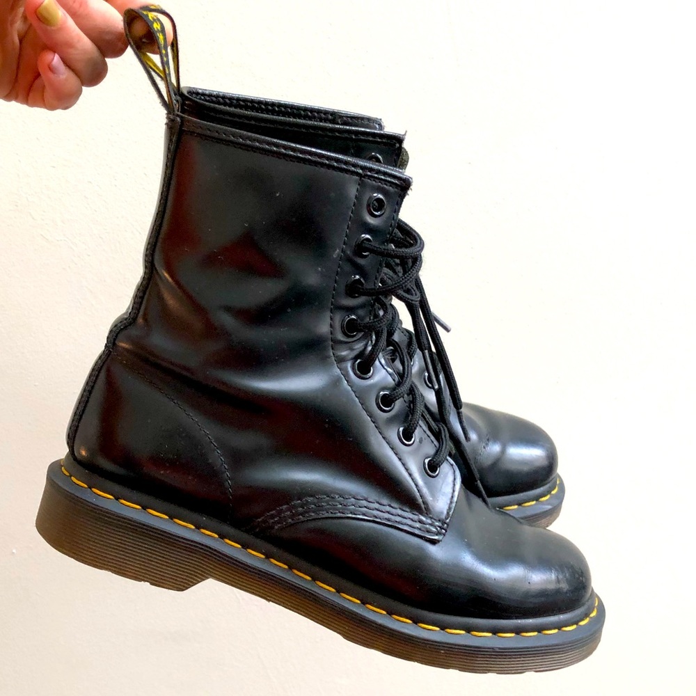 1460 women’s doc marten boots